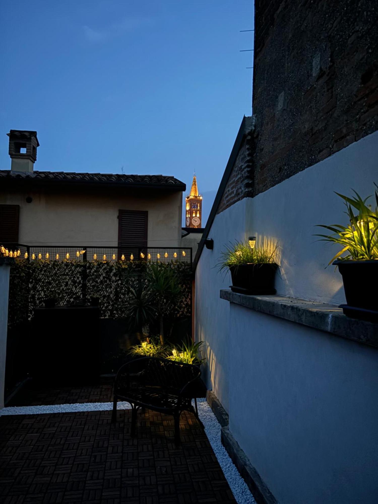 La Terrazza In Centro Apartment Treviglio Ngoại thất bức ảnh